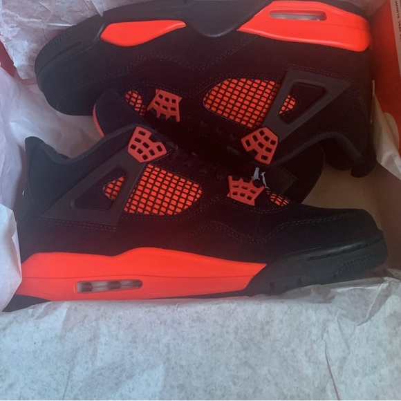 Jordan 4 red thunder